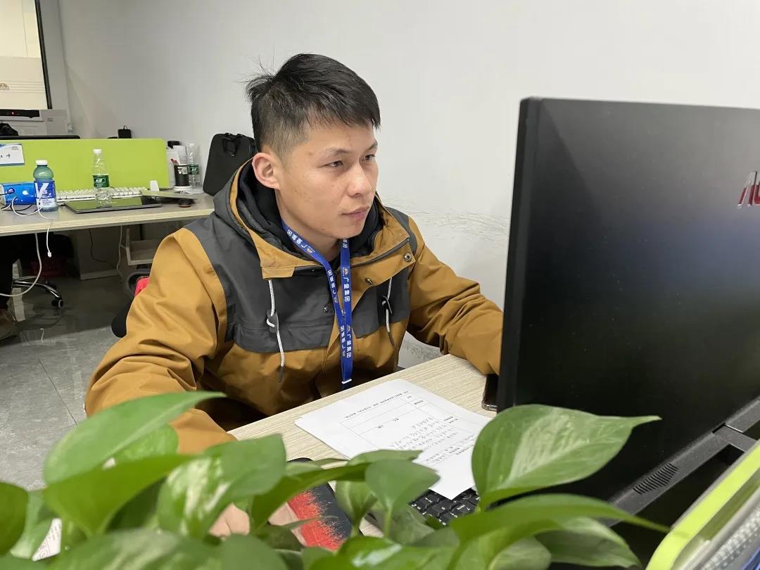 喜讯丨15vip太阳集团测绘公司熊慈斌喜提“广东省手艺能手”声誉称呼！！！