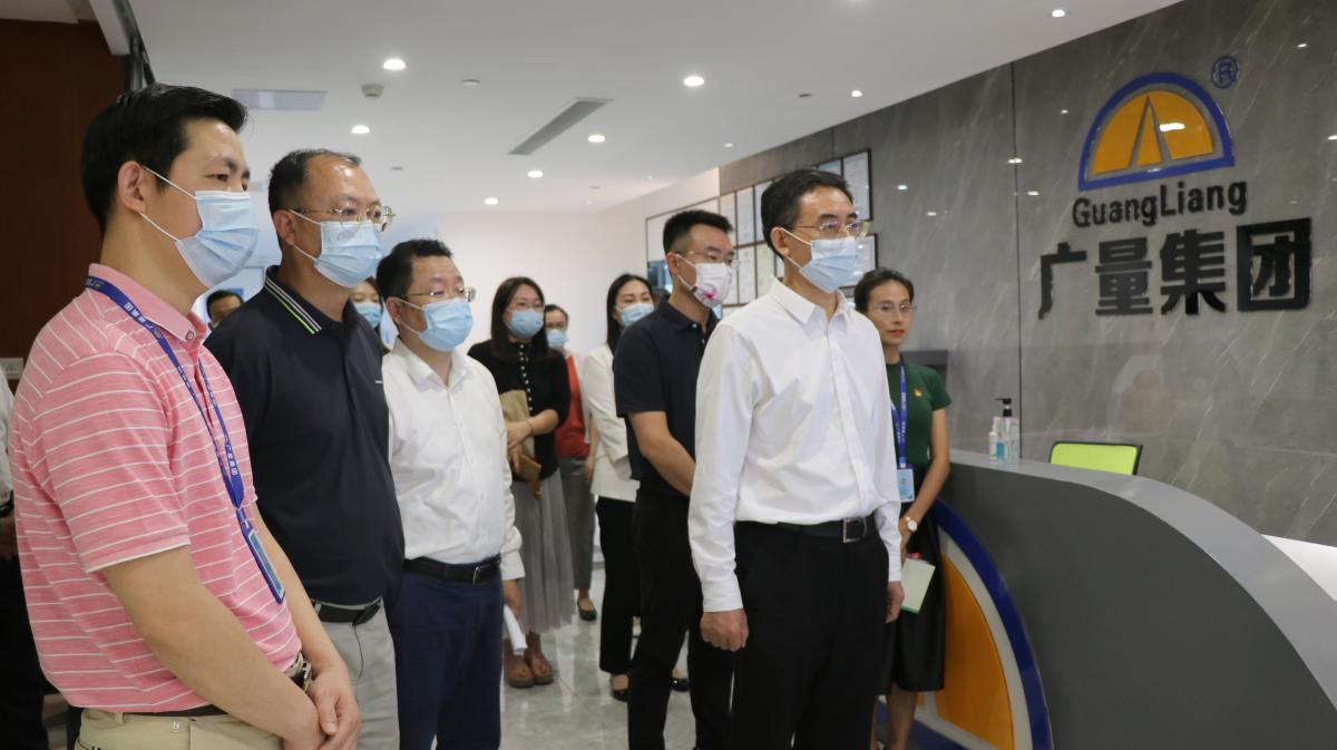 东莞市人大常委会潘新潮副主任莅临15vip太阳集团集团调研