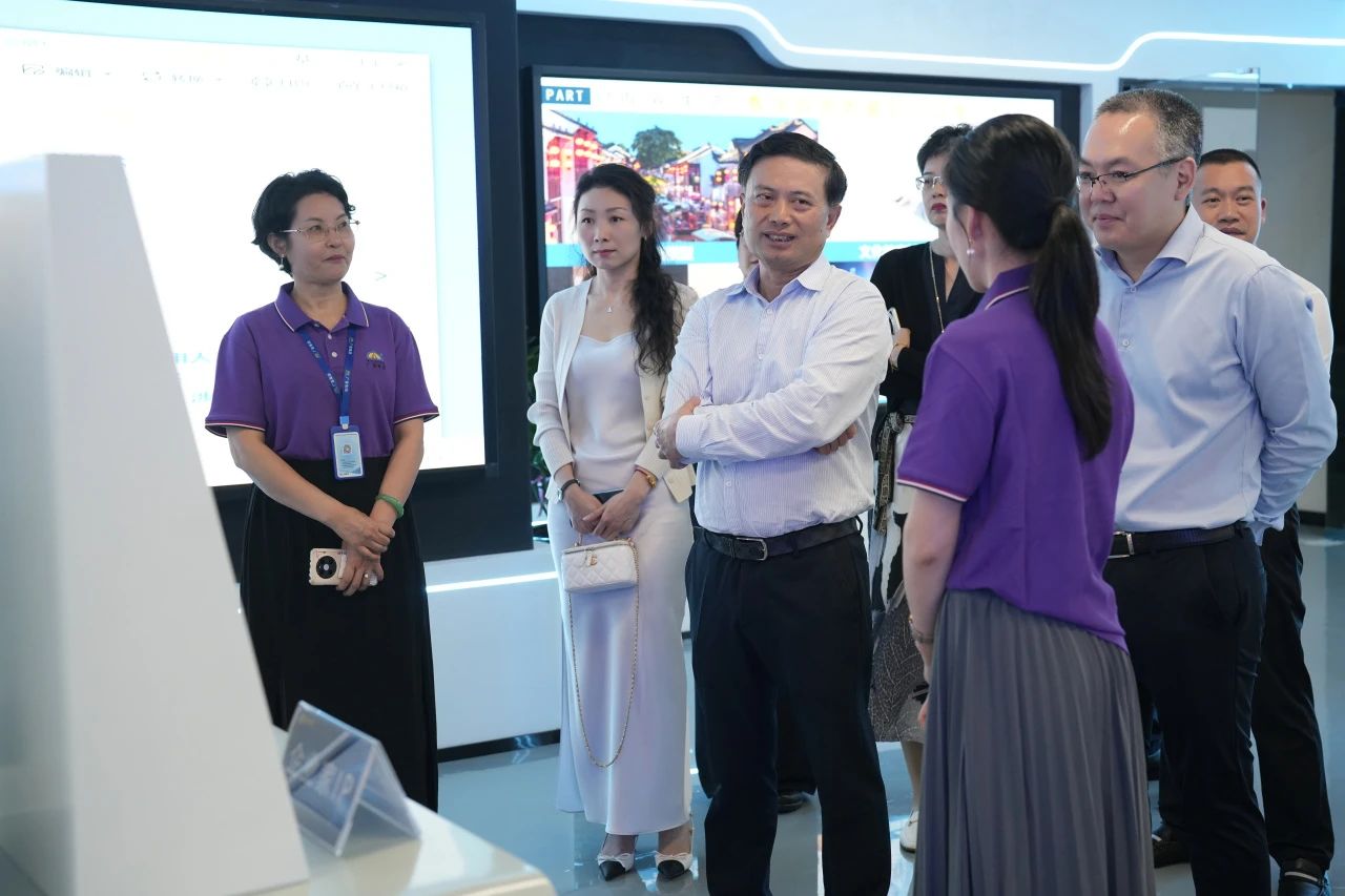 民盈集团、、、天安数码城向导一行莅临15vip太阳集团集团旅行交流