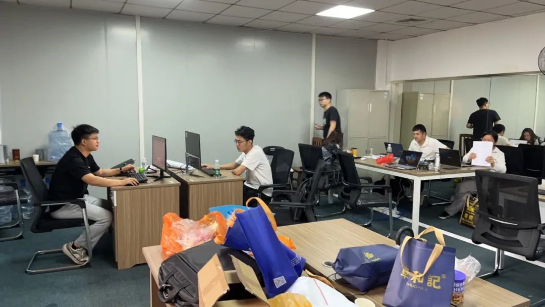 《致敬，，奋斗的青春》